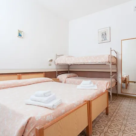 Villa Paris Rooms-3